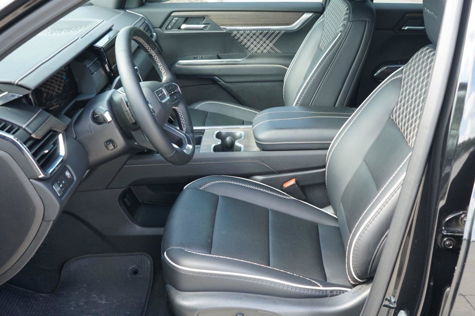 Used 2025 GMC Acadia Denali w/ LPO, Floor Liner Package FWD image 10
