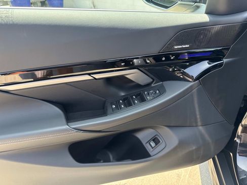 Used 2025 BMW 530i image 17