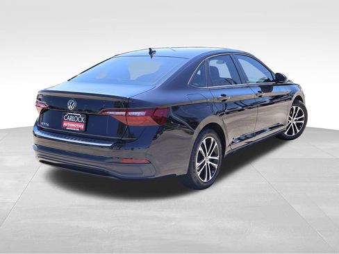 Used 2024 Volkswagen Jetta Sport image 3