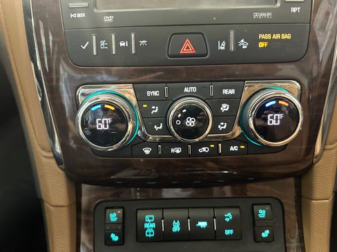 Used 2017 Buick Enclave Premium w/ Enclave Tuscan Edition FWD image 21