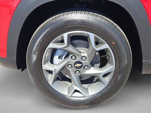 New 2026 Chevrolet Trax LT w/ LPO, Blackout Package image 10