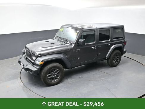 Used 2025 Jeep Wrangler Unlimited Sport AWD/4WD image 46