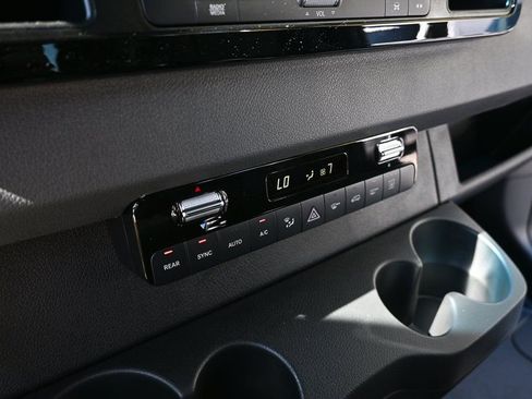 Used 2025 Mercedes-Benz Sprinter 2500 image 14