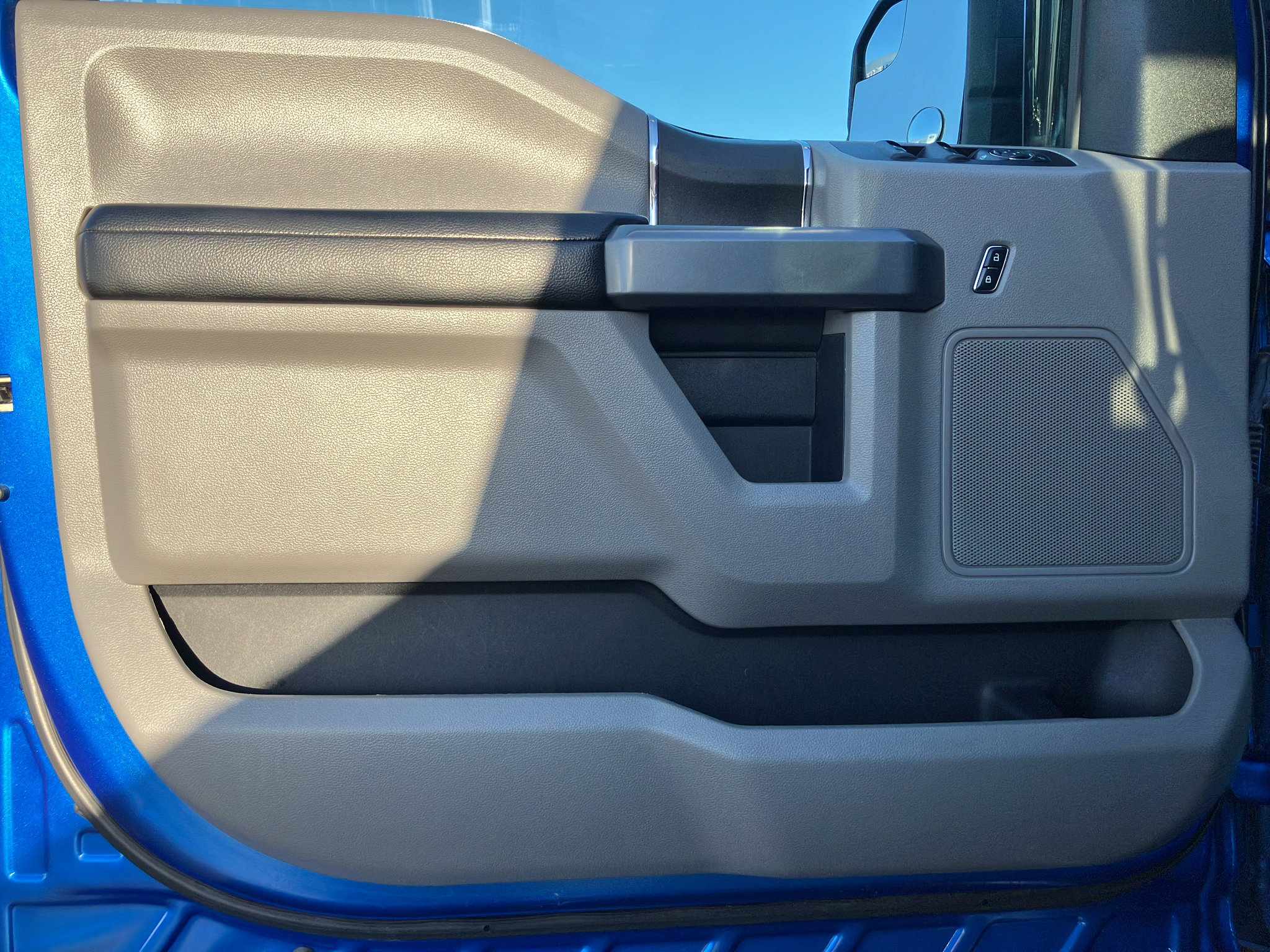 Used 2016 Ford F150 XLT AWD/4WD image 16