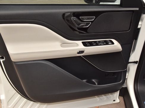 New 2026 Lincoln Aviator 2WD image 34