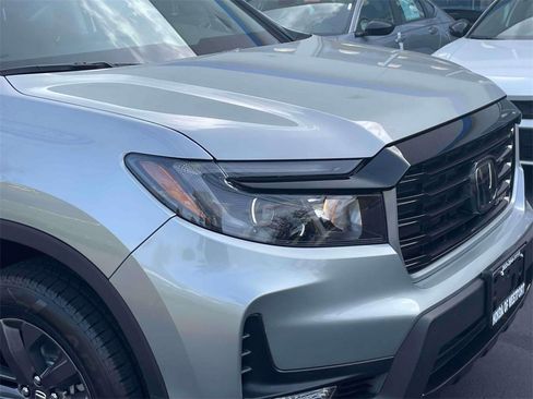 Certified 2023 Honda Ridgeline Sport image 9