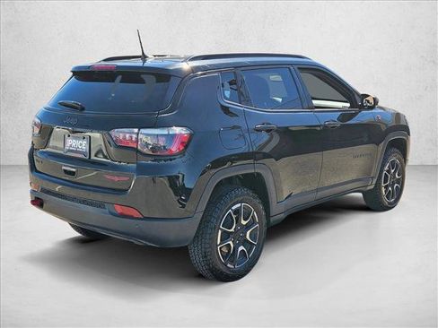 Used 2024 Jeep Compass Trailhawk image 5