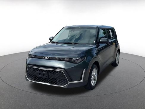 Used 2025 Kia Soul LX w/ LX Technology Package FWD image 7
