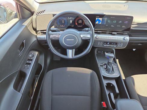 Used 2025 Hyundai Kona SEL FWD image 12