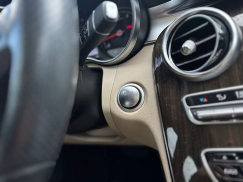 Used 2017 Mercedes-Benz C 300 4MATIC Sedan image 31