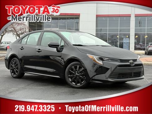 Used 2024 Toyota Corolla LE image 1
