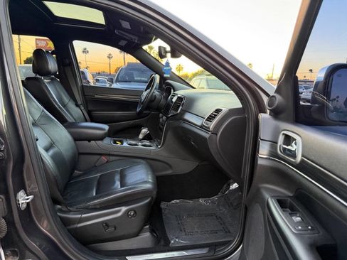 Used 2019 Jeep Grand Cherokee Limited image 24