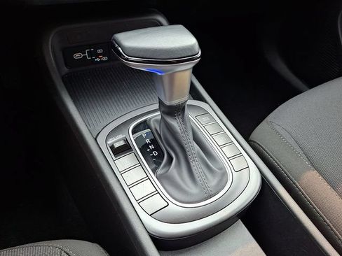 Used 2025 Hyundai Kona SEL AWD/4WD image 14