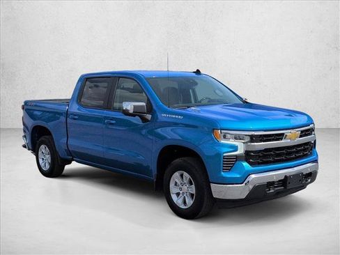 Used 2025 Chevrolet Silverado 1500 LT w/ Safety Package AWD/4WD image 2