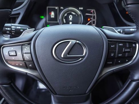 Certified 2025 Lexus ES 300h w/ Luxury Package FWD image 14