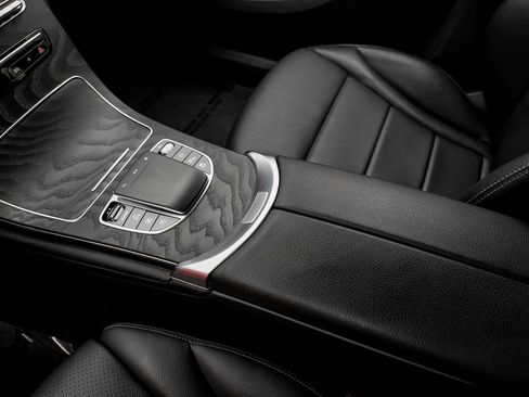 Used 2022 Mercedes-Benz GLC 300 image 21