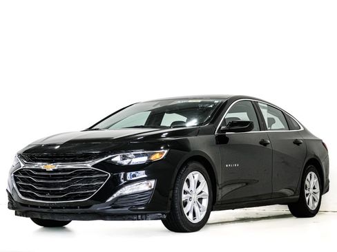 Used 2025 Chevrolet Malibu LT FWD image 3