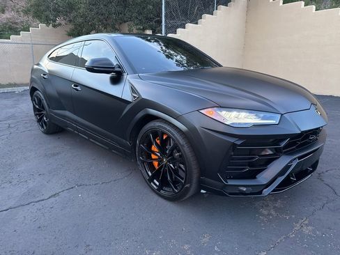 Used 2022 Lamborghini Urus image 3