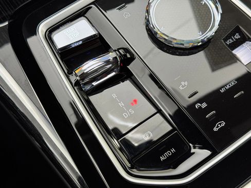 Used 2024 BMW 740i w/ Premium Package 2 image 36