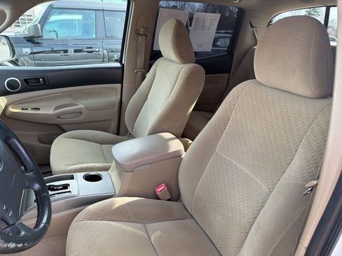 Used 2009 Toyota Tacoma PreRunner image 16