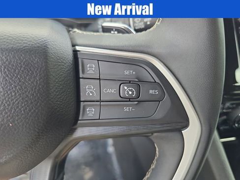 Certified 2023 Jeep Grand Cherokee L Laredo image 23