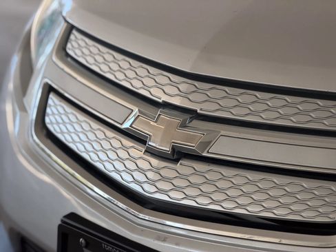 Used 2015 Chevrolet Volt FWD image 9