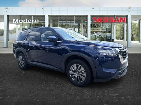 Certified 2024 Nissan Pathfinder SV FWD image 7