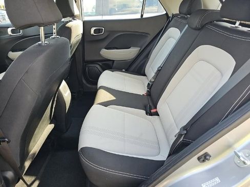 Used 2023 Hyundai Venue SEL image 14