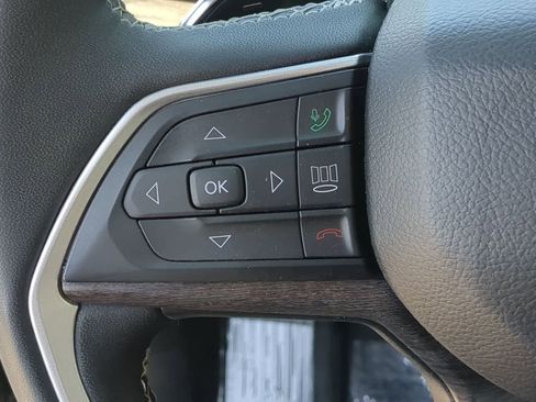 Used 2023 Jeep Grand Cherokee Limited w/ Luxury Tech Group II AWD/4WD image 23