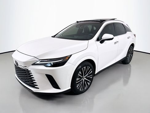 Used 2023 Lexus RX 350 w/ Accessory Package (Z1) image 3