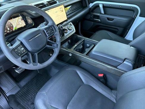 Used 2023 Land Rover Defender 90 V8 AWD/4WD image 11