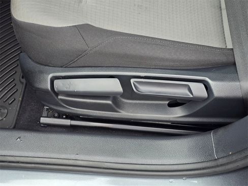 Used 2017 Volkswagen Jetta S image 24