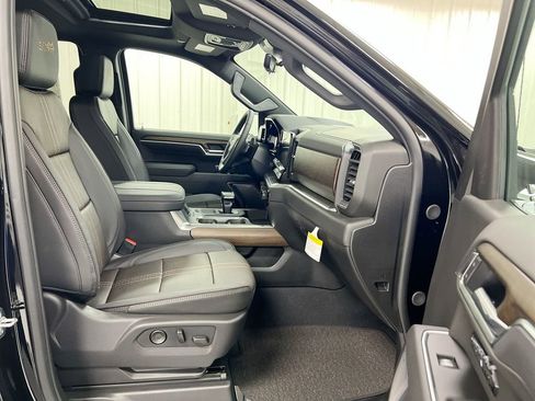 New 2026 Chevrolet Silverado 1500 High Country w/ Technology Package AWD/4WD image 23