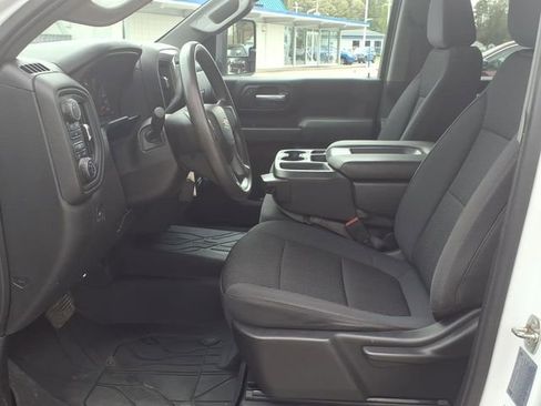 Used 2022 Chevrolet Silverado 2500 Custom w/ Custom Value Package AWD/4WD image 8