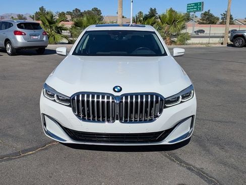 Used 2022 BMW 740i w/ Premium Package RWD image 4