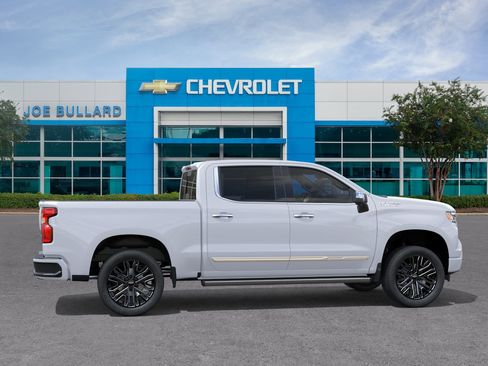 New 2026 Chevrolet Silverado 1500 High Country AWD/4WD image 5