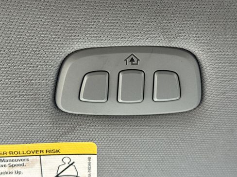 Certified 2022 Ford F150 Lariat w/ Equipment Group 502A High image 23