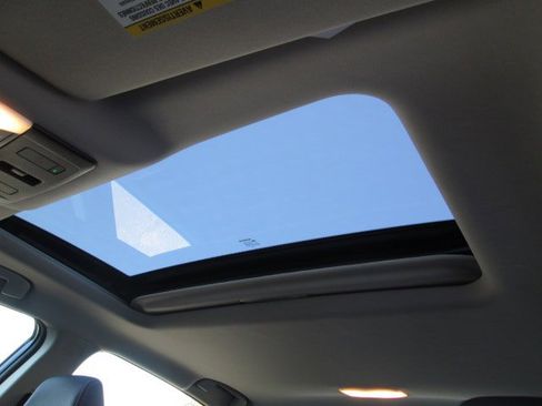 Used 2024 Nissan Altima 2.5 SR w/ SR Premium Package image 16