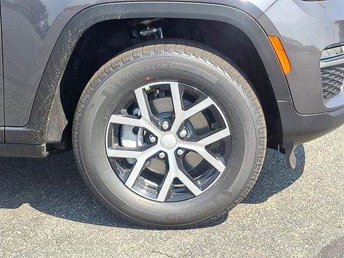New 2025 Jeep Grand Cherokee Limited image 5