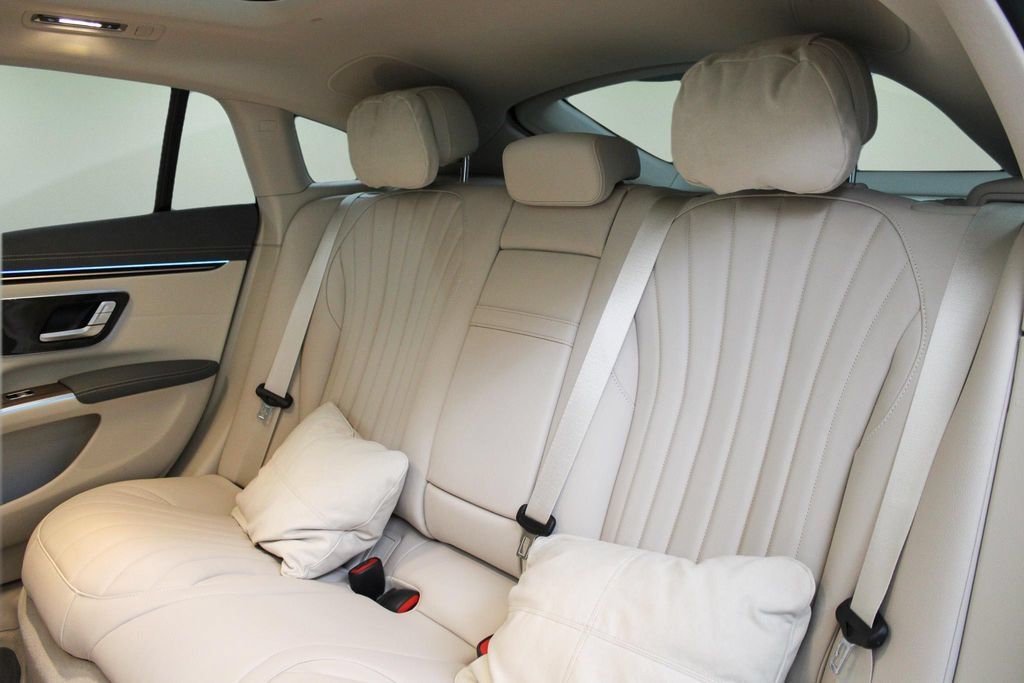 Used 2023 Mercedes-Benz EQS 580 4MATIC Sedan image 25