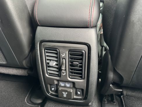 Used 2025 Dodge Durango R/T AWD/4WD image 31