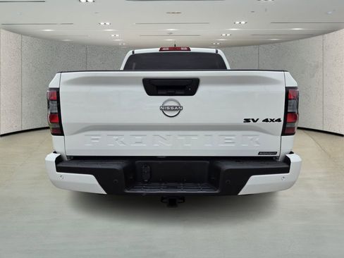 Used 2023 Nissan Frontier SV w/ Midnight Edition Package image 4