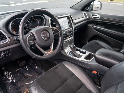 Used 2018 Jeep Grand Cherokee Altitude image 4