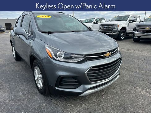 Used 2019 Chevrolet Trax LT w/ LT Convenience Package image 10