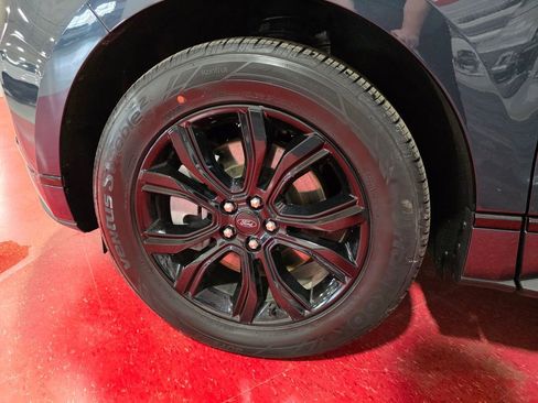 Used 2024 Ford Edge SE w/ Black Appearance Package image 10