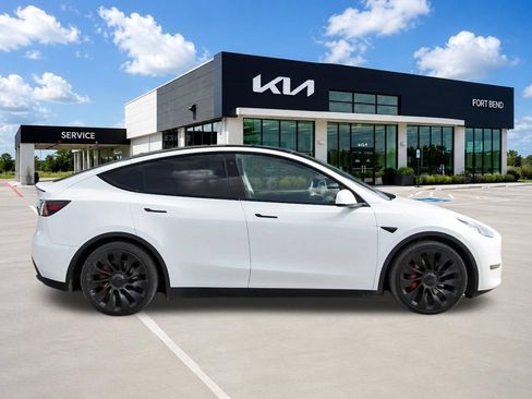 Used 2022 Tesla Model Y Performance AWD/4WD image 4