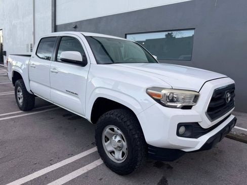 Used 2016 Toyota Tacoma SR5 RWD image 6