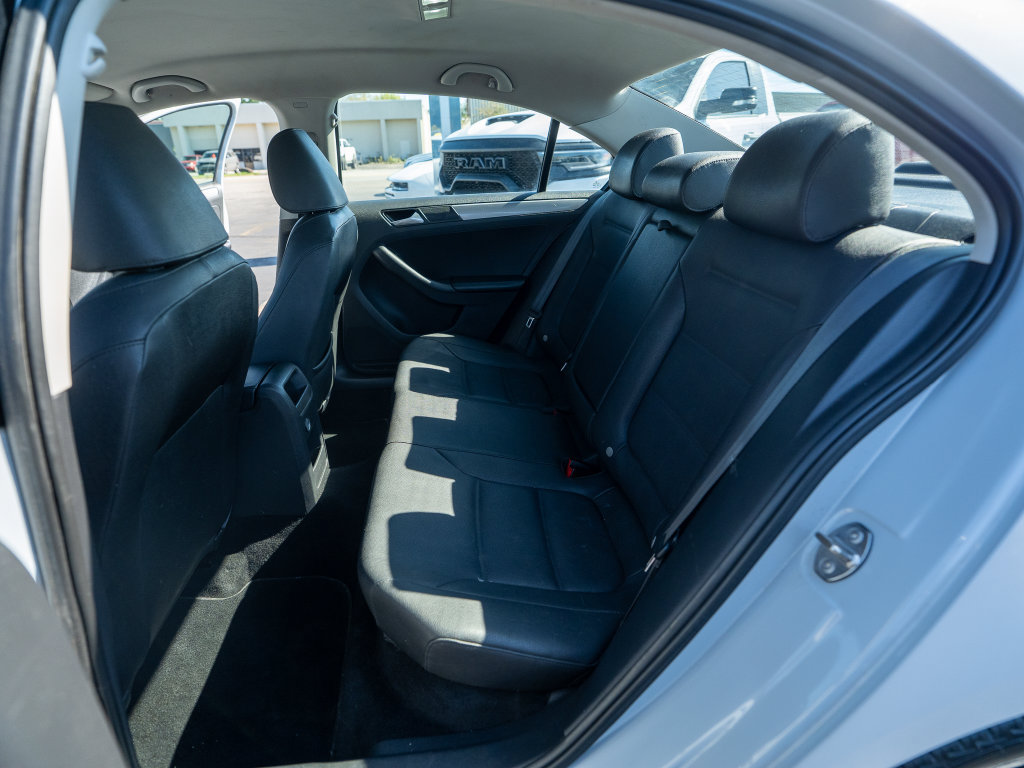 Used 2017 Volkswagen Jetta S w/ Jetta S Cold Weather Package FWD image 17