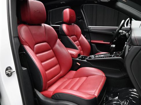 Used 2023 Porsche Macan GTS image 10