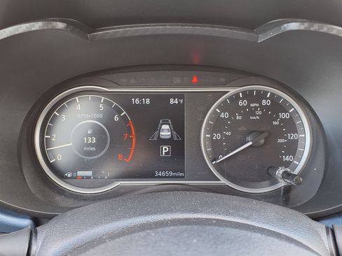 Used 2025 Nissan Versa SV FWD image 37